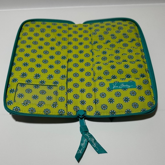 Vera Bradley Large Zip Travel Organizer Wallet – Peacock Print (Retired 2011) - Picture 6 of 6